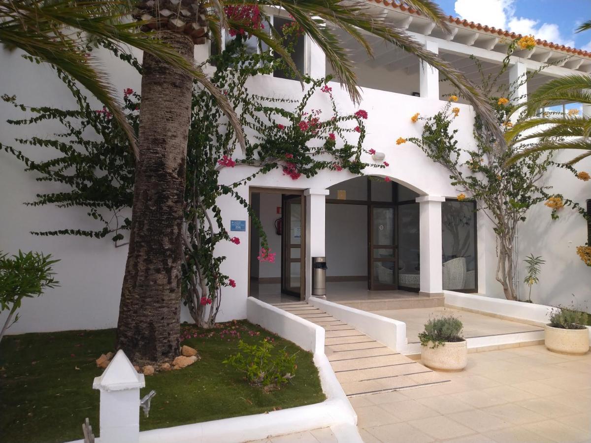 Hotel Roca Bella Es Pujols Bagian luar foto