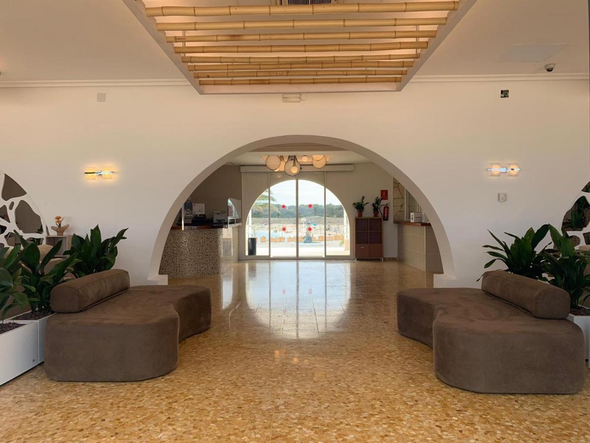Hotel Roca Bella Es Pujols Bagian luar foto