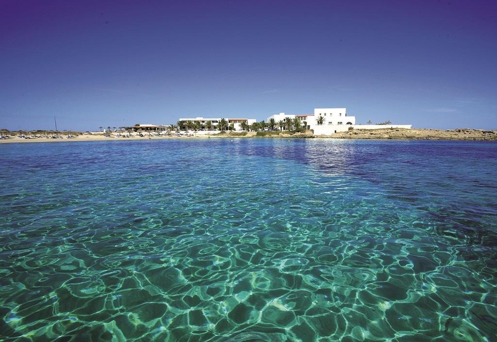 Hotel Roca Bella Es Pujols Bagian luar foto